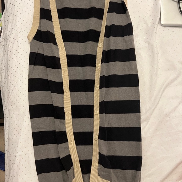 Cardigan - Picture 2 of 6